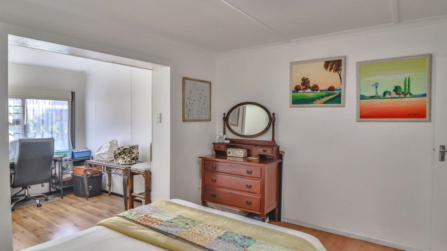 5 Bedroom Property for Sale in Perlemoenbaai Western Cape